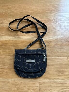 NWOT Mini Baggallini Black Patterned Crossbody Pouch
